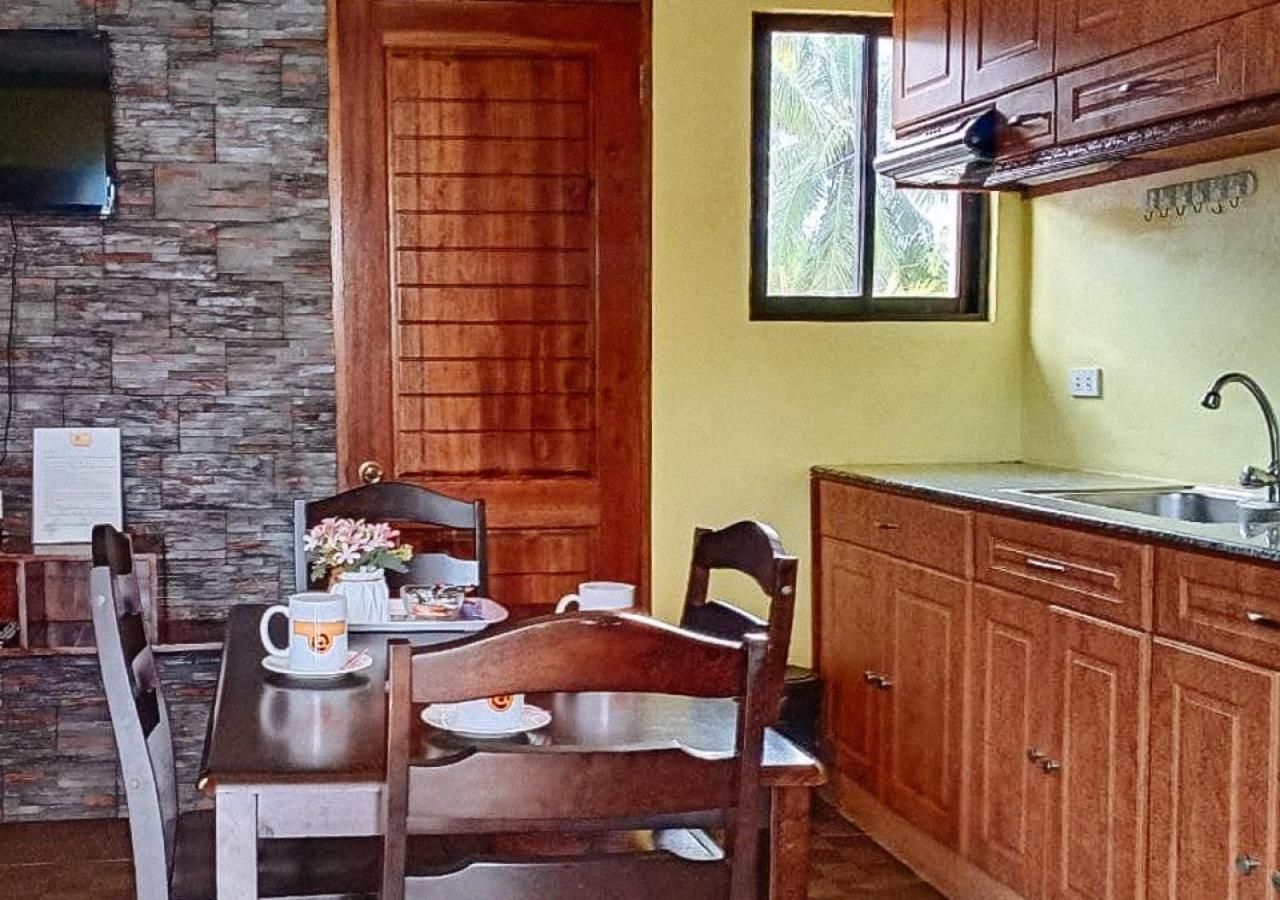Kojie Guest House Moalboal Luaran gambar